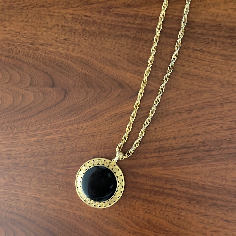Vintage black and gold pendant necklace
